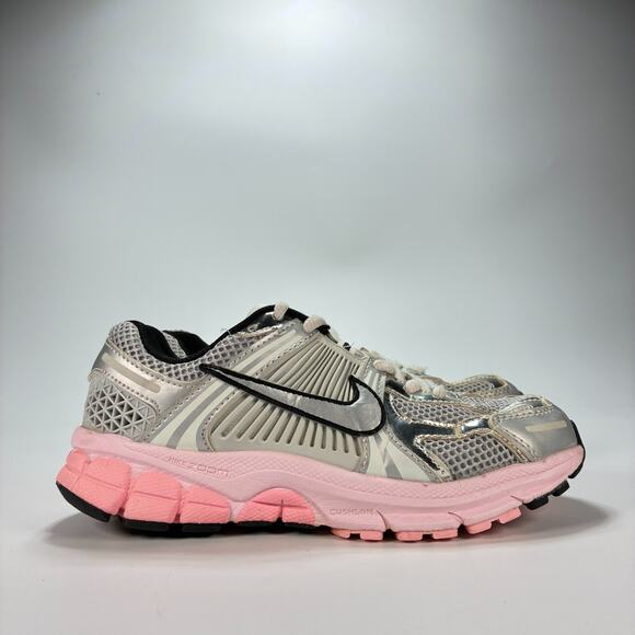 Nike Zoom Vomero 5 Silver Pink Lifestyle Running Shoes HF1877-001 Women’s Sz 5.5 - Picture 1 of 10
